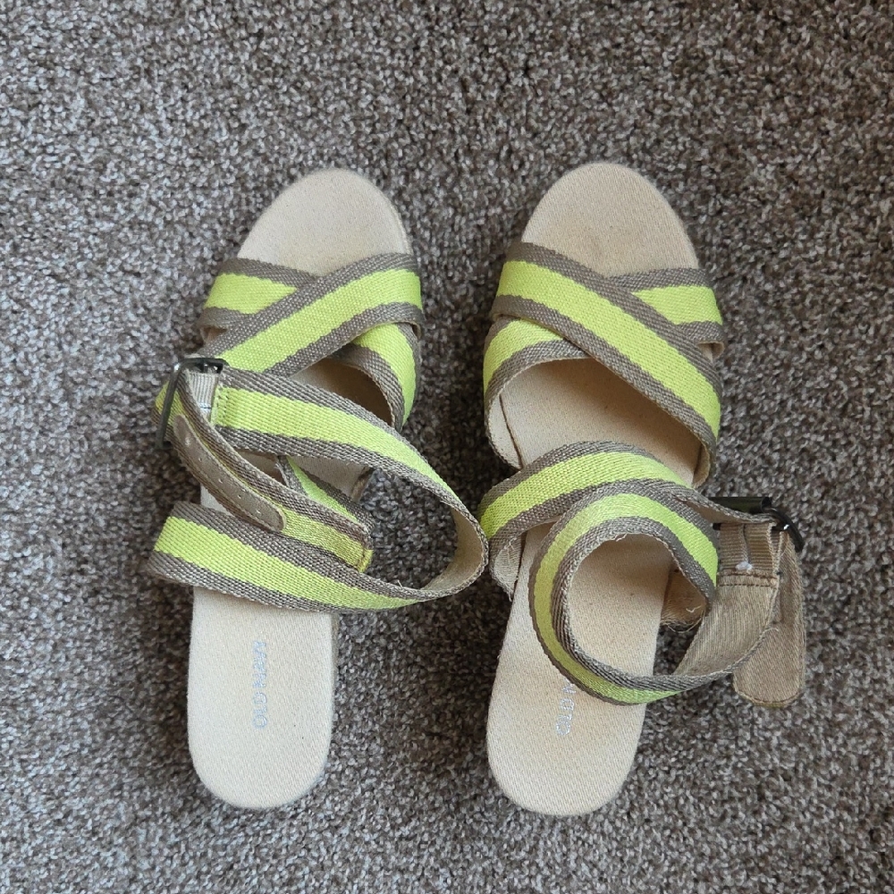 Old Navy Brand Green and Yellow Sandals Size 7